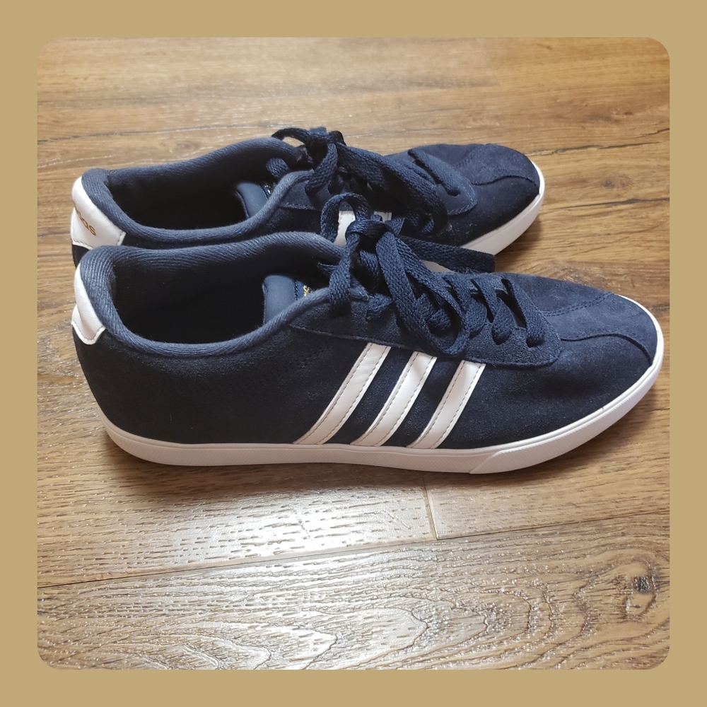Like New Adidas Sneakers - Picture 3 of 7